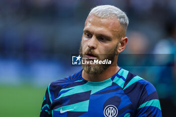 2023-05-27 - Federico Dimarco of FC Internazionale looks on during Serie A 2022/23 football match between FC Internazionale and Atalanta BC at Giuseppe Meazza Stadium, Milan, Italy on May 27, 2023 - INTER - FC INTERNAZIONALE VS ATALANTA BC - ITALIAN SERIE A - SOCCER