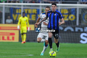 2023-05-27 - Alessandro Bastoni of FC Internazionale in action during Serie A 2022/23 football match between FC Internazionale and Atalanta BC at Giuseppe Meazza Stadium, Milan, Italy on May 27, 2023 - INTER - FC INTERNAZIONALE VS ATALANTA BC - ITALIAN SERIE A - SOCCER