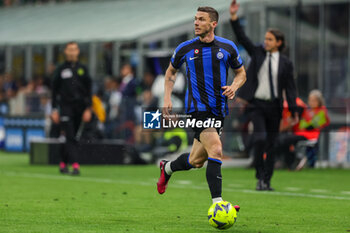 2023-05-27 - Robin Gosens of FC Internazionale in action during Serie A 2022/23 football match between FC Internazionale and Atalanta BC at Giuseppe Meazza Stadium, Milan, Italy on May 27, 2023 - INTER - FC INTERNAZIONALE VS ATALANTA BC - ITALIAN SERIE A - SOCCER
