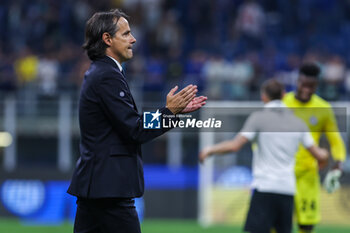 2023-05-27 - Simone Inzaghi Head Coach of FC Internazionale celebrates the victory at the end of the match during Serie A 2022/23 football match between FC Internazionale and Atalanta BC at Giuseppe Meazza Stadium, Milan, Italy on May 27, 2023 - INTER - FC INTERNAZIONALE VS ATALANTA BC - ITALIAN SERIE A - SOCCER