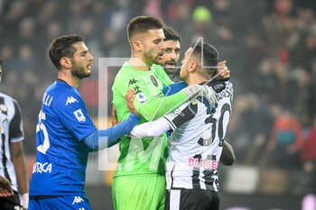 2023-01-04 - Rage between Empoli's Guglielmo Vicario and Udinese's Ilija Nestorovski - UDINESE CALCIO VS EMPOLI FC - ITALIAN SERIE A - SOCCER