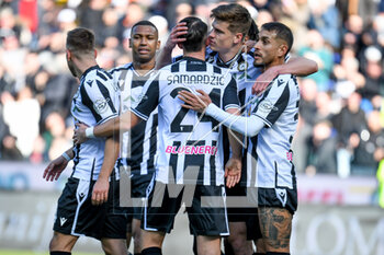 2023-02-12 - Udinese's Jaka Bijol celebrates after scoring a goal with teammates - UDINESE CALCIO VS US SASSUOLO - ITALIAN SERIE A - SOCCER