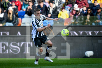 2023-02-12 - Udinese's Sandi Lovric portrait in action - UDINESE CALCIO VS US SASSUOLO - ITALIAN SERIE A - SOCCER