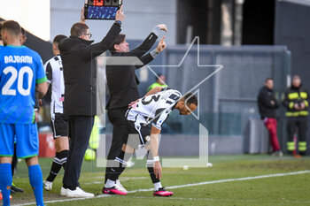 2023-02-12 - Udinese's Enzo Ebosse entering the pitch - UDINESE CALCIO VS US SASSUOLO - ITALIAN SERIE A - SOCCER