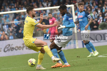 2023-05-21 - Andre' Anguissa of SSC Napoli competes for the ball with Roberto Gagliardini of FC Internazionale during the Serie A match between SSC Napoli vs FC Inter at Diego Armando Maradona Stadium - SSC NAPOLI VS INTER - FC INTERNAZIONALE - ITALIAN SERIE A - SOCCER