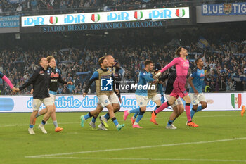 2023-05-21 - Napoli players thank the fans at the end of the match during the Serie A match between SSC Napoli vs FC Inter at Diego Armando Maradona Stadium - SSC NAPOLI VS INTER - FC INTERNAZIONALE - ITALIAN SERIE A - SOCCER