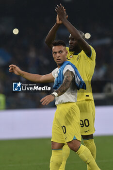 2023-05-21 - Romelu Lukaku of FC Internazionale and Lautaro Martinez of FC Internazionale greet the fans at the end of the match during the Serie A match between SSC Napoli vs FC Inter at Diego Armando Maradona Stadium - SSC NAPOLI VS INTER - FC INTERNAZIONALE - ITALIAN SERIE A - SOCCER