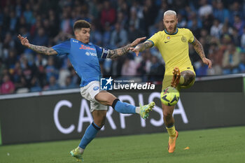 2023-05-21 - Giovanni Di Lorenzo of SSC Napoli competes for the ball with Federico Dimarco of FC Internazionale during the Serie A match between SSC Napoli vs FC Inter at Diego Armando Maradona Stadium - SSC NAPOLI VS INTER - FC INTERNAZIONALE - ITALIAN SERIE A - SOCCER