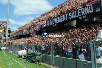 2023-05-27 - US Salernitana fans in action during the Serie A match between US Salernitana 1919 vs Udinese Calcio at Arechi Stadium - US SALERNITANA VS UDINESE CALCIO - ITALIAN SERIE A - SOCCER