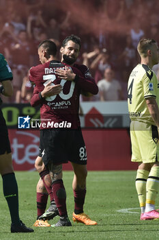 2023-05-27 - Antonio Candreva of US Salernitana rejoices after scoring a goal of 2-2 during with is teammate Pasquale Mazzocchi during the Serie A match between US Salernitana 1919 vs Udinese Calcio at Arechi Stadium - US SALERNITANA VS UDINESE CALCIO - ITALIAN SERIE A - SOCCER
