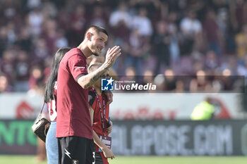 2023-05-27 - Pasquale Mazzocchi of US Salernitana with his son at the and of the Serie A match between US Salernitana 1919 vs Udinese Calcio at Arechi Stadium - US SALERNITANA VS UDINESE CALCIO - ITALIAN SERIE A - SOCCER