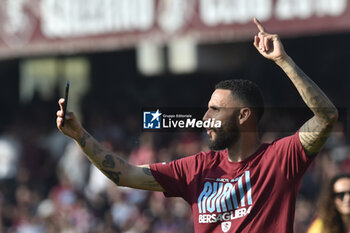 2023-05-27 - Dylan Bronn of US Salernitana celebrate at the and of the Serie A match between US Salernitana 1919 vs Udinese Calcio at Arechi Stadium - US SALERNITANA VS UDINESE CALCIO - ITALIAN SERIE A - SOCCER
