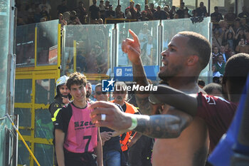 2023-05-27 - William Ekongo of US Salernitana rejoices with his teammate after scoring a goal of 3-2 during the Serie A match between US Salernitana 1919 vs Udinese Calcio at Arechi Stadium - US SALERNITANA VS UDINESE CALCIO - ITALIAN SERIE A - SOCCER