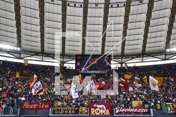 2023-04-29 - Supporters of A.S. Roma during the 32th day of the Serie A Championship between A.S. Roma vs A.C. Milan on April 29, 2023 at the Stadio Olimpico in Rome, Italy. - AS ROMA VS AC MILAN - ITALIAN SERIE A - SOCCER