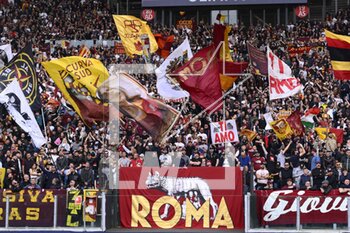2023-04-29 - Supporters of A.S. Roma during the 32th day of the Serie A Championship between A.S. Roma vs A.C. Milan on April 29, 2023 at the Stadio Olimpico in Rome, Italy. - AS ROMA VS AC MILAN - ITALIAN SERIE A - SOCCER