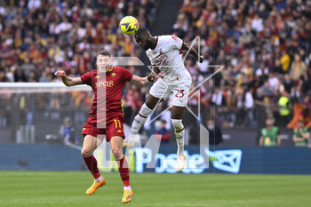 2023-04-29 - Fikayo Tomori of A.C. Milan and Andrea Belotti of A.S. Roma during the 32th day of the Serie A Championship between A.S. Roma vs A.C. Milan on April 29, 2023 at the Stadio Olimpico in Rome, Italy. - AS ROMA VS AC MILAN - ITALIAN SERIE A - SOCCER