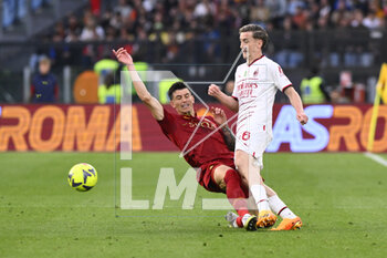 2023-04-29 - Roger Ibanez of A.S. Roma and Alexis Saelemaekers of A.C. Milan during the 32th day of the Serie A Championship between A.S. Roma vs A.C. Milan on April 29, 2023 at the Stadio Olimpico in Rome, Italy. - AS ROMA VS AC MILAN - ITALIAN SERIE A - SOCCER