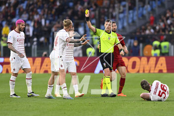 2023-04-29 - Referee Daniele Orsato during the 32th day of the Serie A Championship between A.S. Roma vs A.C. Milan on April 29, 2023 at the Stadio Olimpico in Rome, Italy. - AS ROMA VS AC MILAN - ITALIAN SERIE A - SOCCER