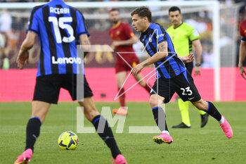 2023-05-06 - Nicolo' Barella of F.C. Inter during the 34th day of the Serie A Championship between A.S. Roma vs F.C. Inter on May 6, 2023 at the Stadio Olimpico in Rome, Italy. - AS ROMA VS INTER - FC INTERNAZIONALE - ITALIAN SERIE A - SOCCER