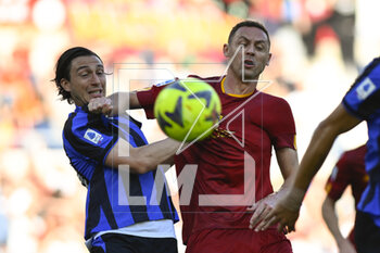 2023-05-06 - Matteo Darmian of F.C. Inter and Nemanja Matic of A.S. Roma during the 34th day of the Serie A Championship between A.S. Roma vs F.C. Inter on May 6, 2023 at the Stadio Olimpico in Rome, Italy. - AS ROMA VS INTER - FC INTERNAZIONALE - ITALIAN SERIE A - SOCCER