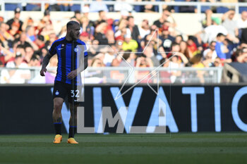 2023-05-06 - Federico Dimarco of F.C. Inter celebrates after scoring the 0-1 during the 34th day of the Serie A Championship between A.S. Roma vs F.C. Inter on May 6, 2023 at the Stadio Olimpico in Rome, Italy. - AS ROMA VS INTER - FC INTERNAZIONALE - ITALIAN SERIE A - SOCCER