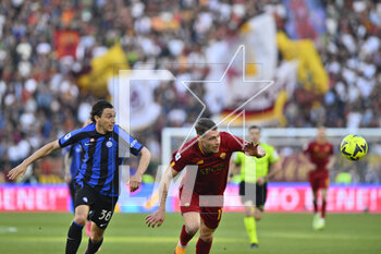 2023-05-06 - Matteo Darmian of F.C. Inter and Andrea Belotti of A.S. Roma during the 34th day of the Serie A Championship between A.S. Roma vs F.C. Inter on May 6, 2023 at the Stadio Olimpico in Rome, Italy. - AS ROMA VS INTER - FC INTERNAZIONALE - ITALIAN SERIE A - SOCCER