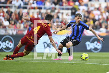 2023-05-06 - Nicolo' Barella of F.C. Inter and Bryan Cristante of A.S. Roma during the 34th day of the Serie A Championship between A.S. Roma vs F.C. Inter on May 6, 2023 at the Stadio Olimpico in Rome, Italy. - AS ROMA VS INTER - FC INTERNAZIONALE - ITALIAN SERIE A - SOCCER