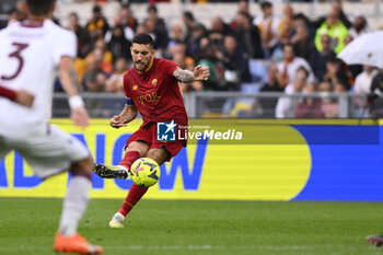 2023-05-22 - Lorenzo Pellegrini of A.S. Roma celebrates after scoring 1-1 during the 36th day of the Serie A Championship between A.S. Roma vs U.S. Salernitana 1919 on May 22, 2023 at the Stadio Olimpico in Rome, Italy. - AS ROMA VS US SALERNITANA - ITALIAN SERIE A - SOCCER