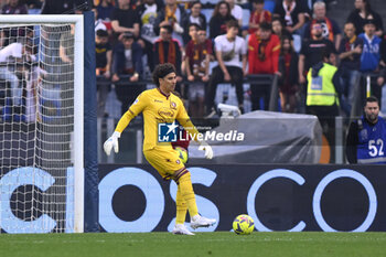 2023-05-22 - Guillermo Ochoa of U.S. Salernitana 1919 during the 36th day of the Serie A Championship between A.S. Roma vs U.S. Salernitana 1919 on May 22, 2023 at the Stadio Olimpico in Rome, Italy. - AS ROMA VS US SALERNITANA - ITALIAN SERIE A - SOCCER