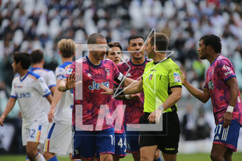 2023-05-03 - Leonardo Bonucci of Juventus speaking with referee after he gave a penalty kick against Juventus Fc during the Italian Serie A, football match between Juventus Fc and Us Lecce, on 03 May 2023 at Allianz stadium, Turin Italy. Photo Nderim Kaceli - JUVENTUS FC VS US LECCE - ITALIAN SERIE A - SOCCER