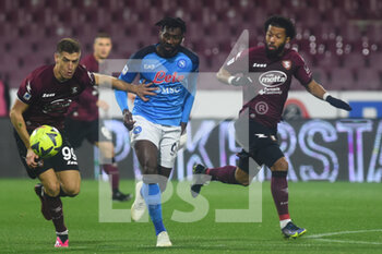 2023-01-21 - Krzysztof Piatek of US Salernitana  competes for the ball with Andre’ Anguissa of SSC Napoli  during the Serie A match between US Salernitana 1919 v SSC Napoli at Arechi  Stadium  - US SALERNITANA VS SSN NAPOLI - ITALIAN SERIE A - SOCCER
