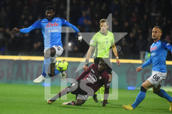 2023-01-21 - Andre’ Anguissa of SSC Napoli  competes for the ball with Grigoris Kastanos of US Salernitana   during the Serie A match between US Salernitana 1919 v SSC Napoli at Arechi  Stadium  - US SALERNITANA VS SSN NAPOLI - ITALIAN SERIE A - SOCCER
