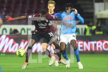 2023-01-21 - Lassana Coulibaly of US Salernitana  competes for the ball with Andre’ Anguissa of SSC Napoli   during the Serie A match between US Salernitana 1919 v SSC Napoli at Arechi  Stadium  - US SALERNITANA VS SSN NAPOLI - ITALIAN SERIE A - SOCCER
