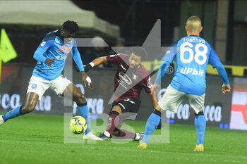 2023-01-21 - Andre’ Anguissa of SSC Napoli  competes for the ball with Tonny Vilhena of US Salernitana   during the Serie A match between US Salernitana 1919 v SSC Napoli at Arechi  Stadium  - US SALERNITANA VS SSN NAPOLI - ITALIAN SERIE A - SOCCER