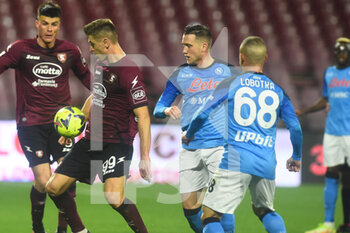 2023-01-21 - Krzysztof Piatek of US Salernitana  competes for the ball with Stanislav Lobotka of SSC Napoli   during the Serie A match between US Salernitana 1919 v SSC Napoli at Arechi  Stadium  - US SALERNITANA VS SSN NAPOLI - ITALIAN SERIE A - SOCCER