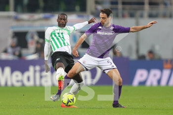 2023-01-07 - Pedro Obiang (Sassuolo) and Giacomo Bonaventura (Fiorentina) - ACF FIORENTINA VS US SASSUOLO - ITALIAN SERIE A - SOCCER