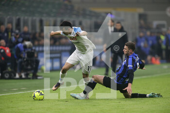 2023-01-04 - Giacomo Raspadori of SSC Napoli and Robin Gosens of Fc Inter during the Italian Serie A, football match between Fc Inter and Ssc Napoli on Jannuary 04, 2023 at San Siro Stadium, Milan, Italy. Photo Nderim Kaceli - INTER - FC INTERNAZIONALE VS SSC NAPOLI - ITALIAN SERIE A - SOCCER