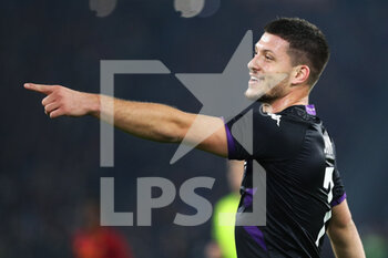 2023-01-15 - Luka Jovic of Fiorentina gestures during the Italian championship Serie A football match between AS Roma and ACF Fiorentina on January 15, 2023 at Stadio Olimpico in Rome, Italy - FOOTBALL - ITALIAN CHAMP - AS ROMA V FIORENTINA - ITALIAN SERIE A - SOCCER