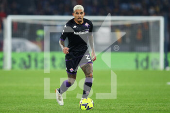 2023-01-15 - Domilson Cordeiro Dos Santos of Fiorentina in action during the Italian championship Serie A football match between AS Roma and ACF Fiorentina on January 15, 2023 at Stadio Olimpico in Rome, Italy - FOOTBALL - ITALIAN CHAMP - AS ROMA V FIORENTINA - ITALIAN SERIE A - SOCCER