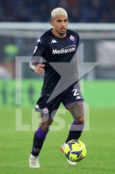 2023-01-15 - Dodo' of Fiorentina in action during the Italian championship Serie A football match between AS Roma and ACF Fiorentina on January 15, 2023 at Stadio Olimpico in Rome, Italy - FOOTBALL - ITALIAN CHAMP - AS ROMA V FIORENTINA - ITALIAN SERIE A - SOCCER
