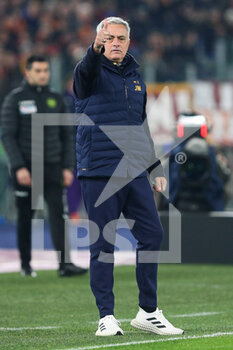 2023-01-15 - Jose' Mourinho of Roma gives a thumb up during the Italian championship Serie A football match between AS Roma and ACF Fiorentina on January 15, 2023 at Stadio Olimpico in Rome, Italy - FOOTBALL - ITALIAN CHAMP - AS ROMA V FIORENTINA - ITALIAN SERIE A - SOCCER