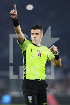2023-01-15 - The referee Antonio Giua gestures during the Italian championship Serie A football match between AS Roma and ACF Fiorentina on January 15, 2023 at Stadio Olimpico in Rome, Italy - FOOTBALL - ITALIAN CHAMP - AS ROMA V FIORENTINA - ITALIAN SERIE A - SOCCER