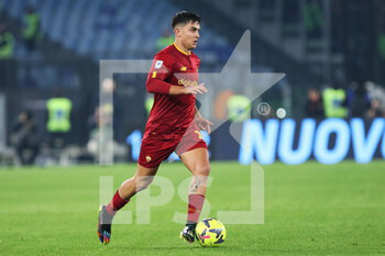 2023-01-15 - Paulo Dybala of Roma in action during the Italian championship Serie A football match between AS Roma and ACF Fiorentina on January 15, 2023 at Stadio Olimpico in Rome, Italy - FOOTBALL - ITALIAN CHAMP - AS ROMA V FIORENTINA - ITALIAN SERIE A - SOCCER