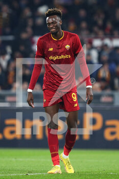 2023-01-15 - Tammy Abraham of Roma reacts during the Italian championship Serie A football match between AS Roma and ACF Fiorentina on January 15, 2023 at Stadio Olimpico in Rome, Italy - FOOTBALL - ITALIAN CHAMP - AS ROMA V FIORENTINA - ITALIAN SERIE A - SOCCER