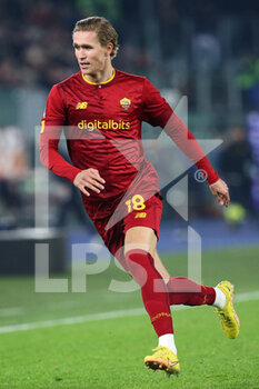 2023-01-15 - Ola Solbakken of Roma in action during the Italian championship Serie A football match between AS Roma and ACF Fiorentina on January 15, 2023 at Stadio Olimpico in Rome, Italy - FOOTBALL - ITALIAN CHAMP - AS ROMA V FIORENTINA - ITALIAN SERIE A - SOCCER