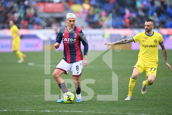 2023-02-26 - Nicolas Dominguez (Bologna) in action - BOLOGNA FC VS INTER - FC INTERNAZIONALE - ITALIAN SERIE A - SOCCER