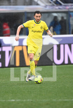 2023-02-26 - Matteo Darmian (Inter) in action - BOLOGNA FC VS INTER - FC INTERNAZIONALE - ITALIAN SERIE A - SOCCER