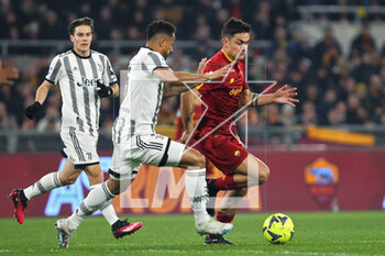 05/03/2023 - Danilo of Juventus (L) vies for the ball with Paulo Dybala of Roma (R) during the Italian championship Serie A football match between AS Roma and Juventus FC on March 5, 2023 at Stadio Olimpico in Rome, Italy - FOOTBALL - ITALIAN CHAMP - ROMA V JUVENTUS - SERIE A - CALCIO