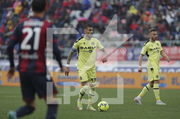 2023-04-02 - Roberto Pereyra (Udinese) in action - BOLOGNA FC VS UDINESE CALCIO - ITALIAN SERIE A - SOCCER