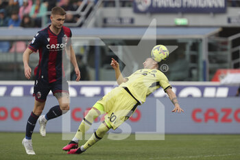 2023-04-02 - Ilija Nestorovski (Udinese) tries to head the ball - BOLOGNA FC VS UDINESE CALCIO - ITALIAN SERIE A - SOCCER